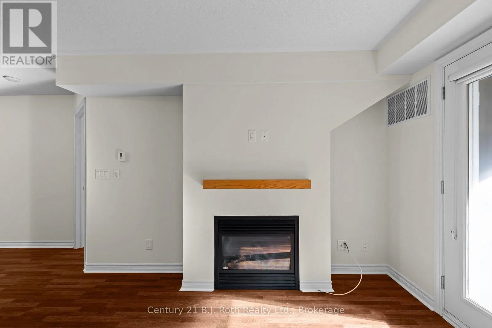 104 - 4 BRANDY LANE DRIVE, #104