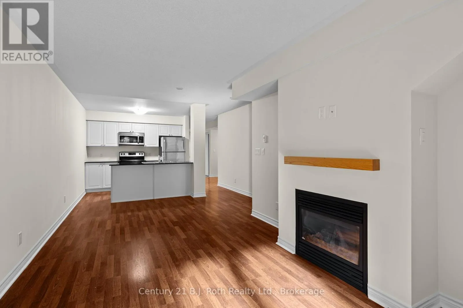 104 - 4 BRANDY LANE DRIVE, #104
