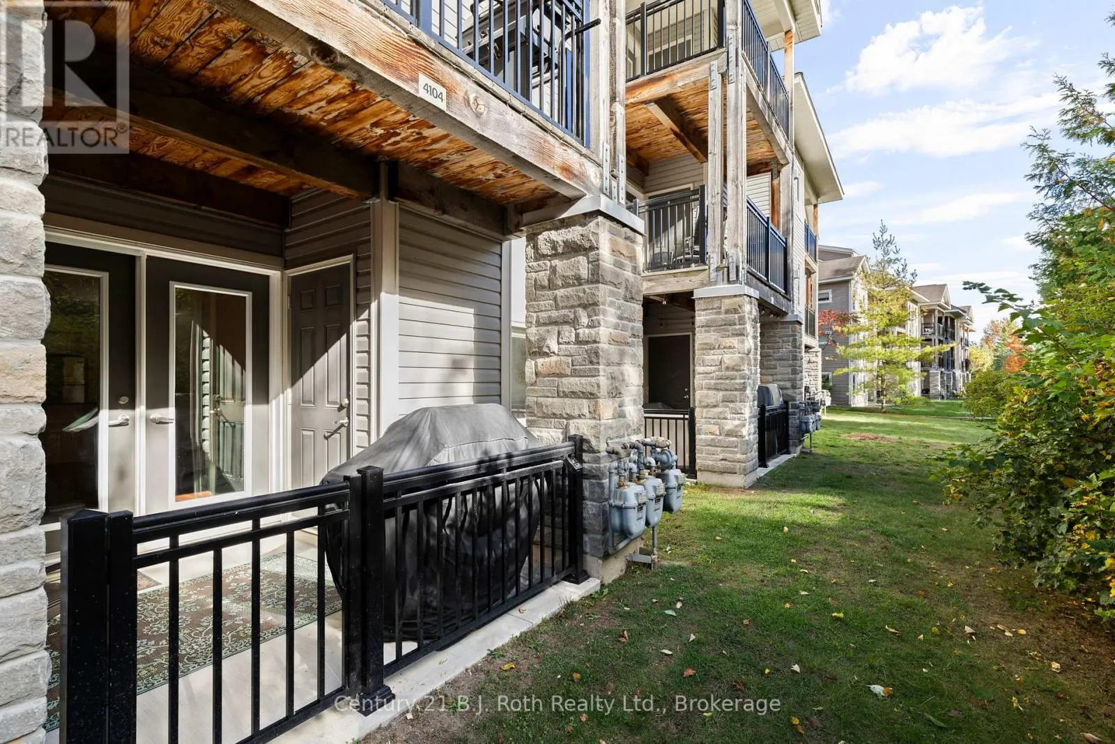 104 - 4 BRANDY LANE DRIVE, #104
