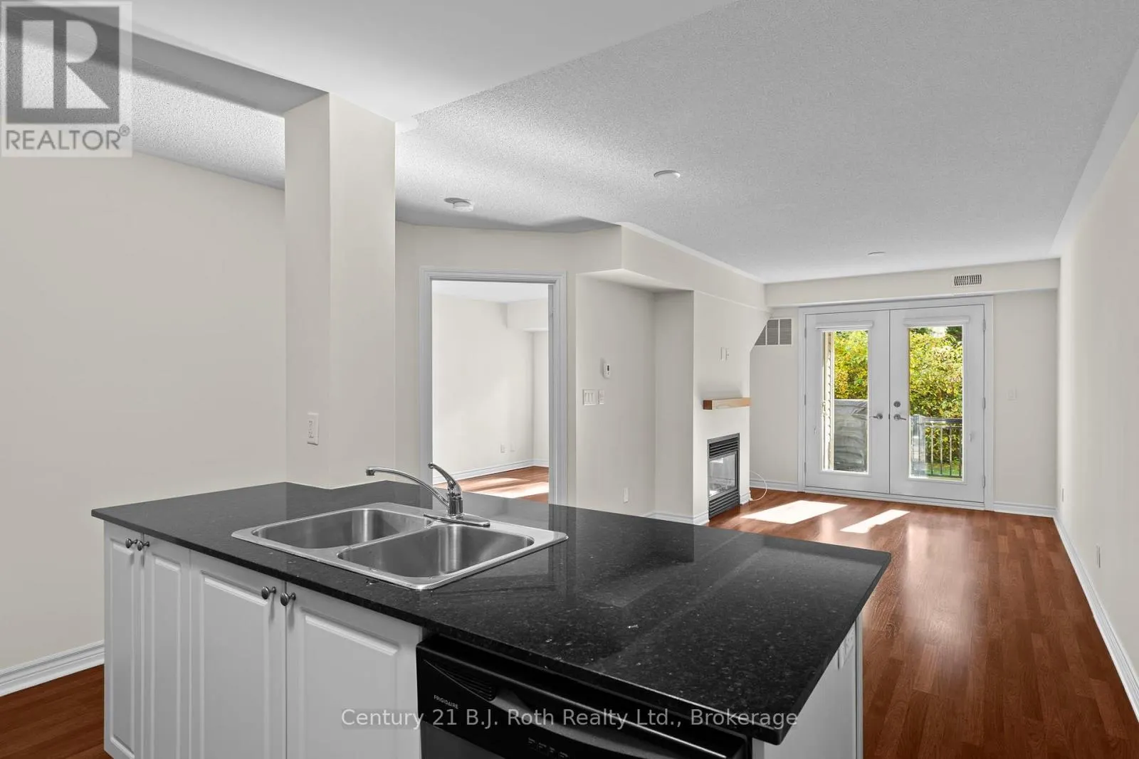 104 - 4 BRANDY LANE DRIVE, #104