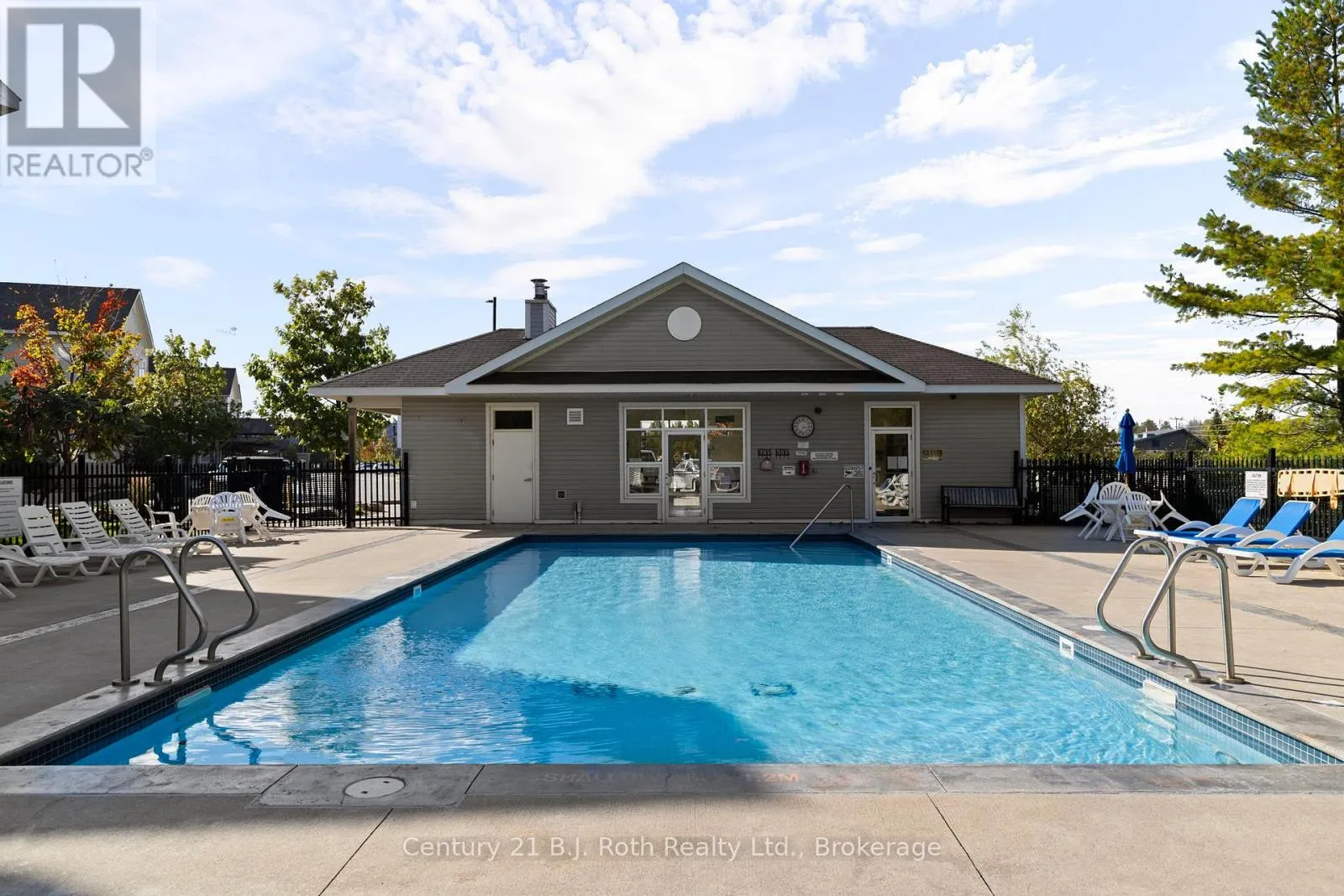 104 - 4 BRANDY LANE DRIVE, #104
