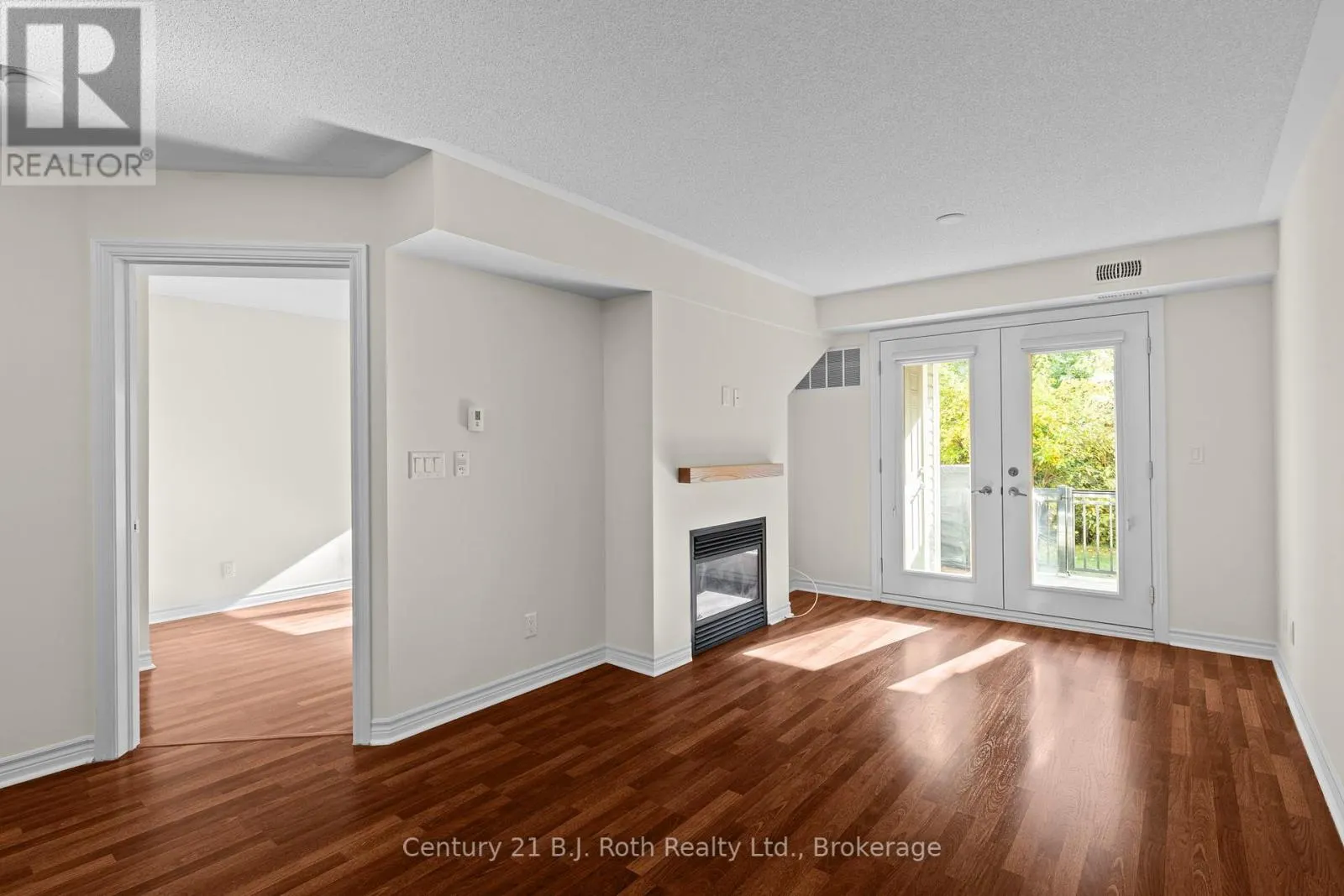 104 - 4 BRANDY LANE DRIVE, #104