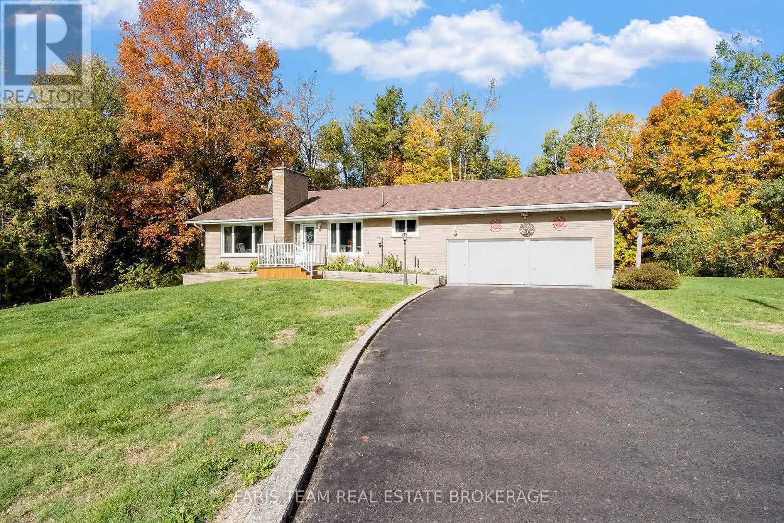 2826 HORSESHOE VALLEY ROAD W