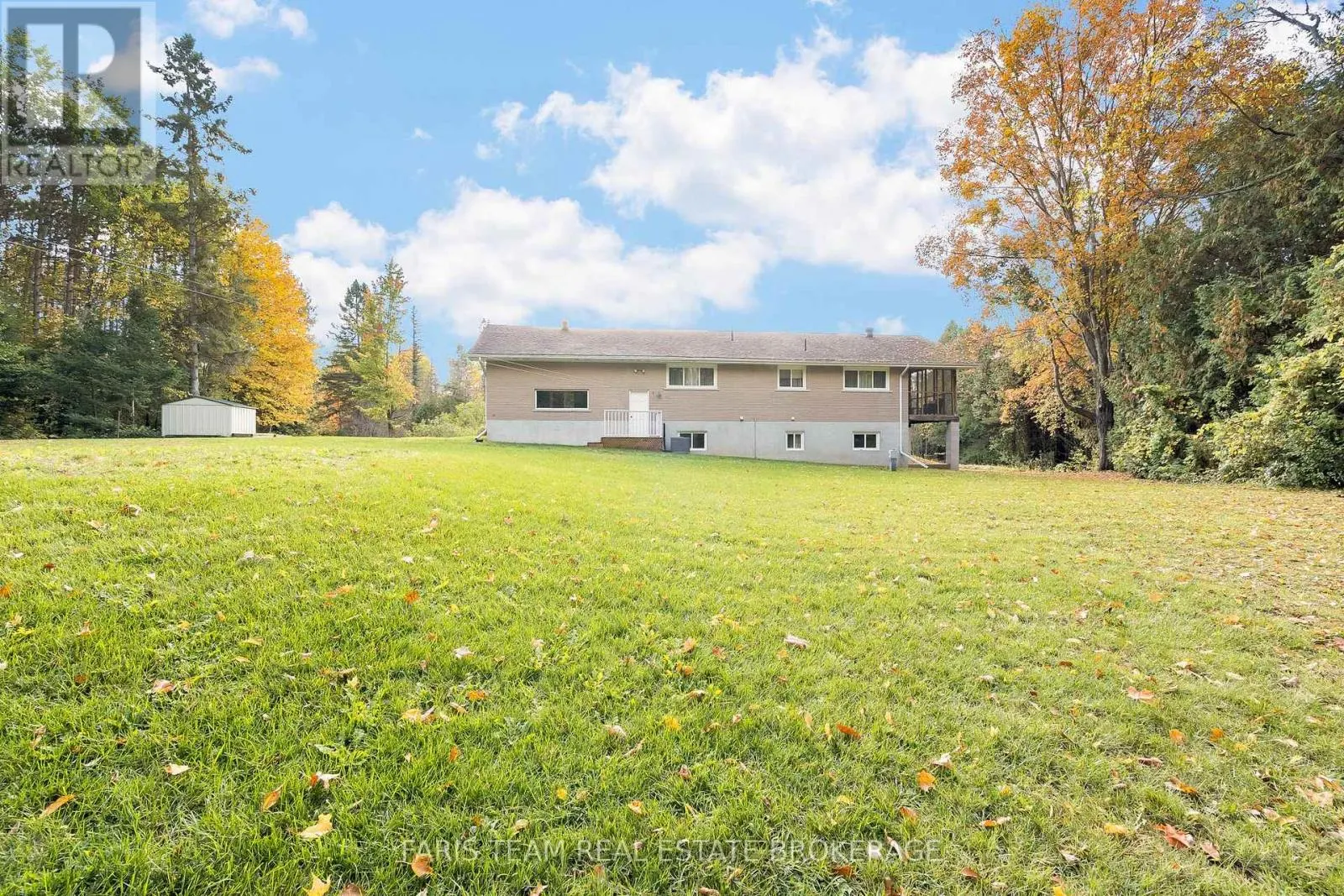 2826 HORSESHOE VALLEY ROAD W