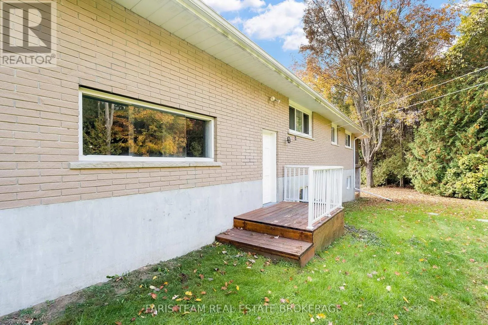 2826 HORSESHOE VALLEY ROAD W