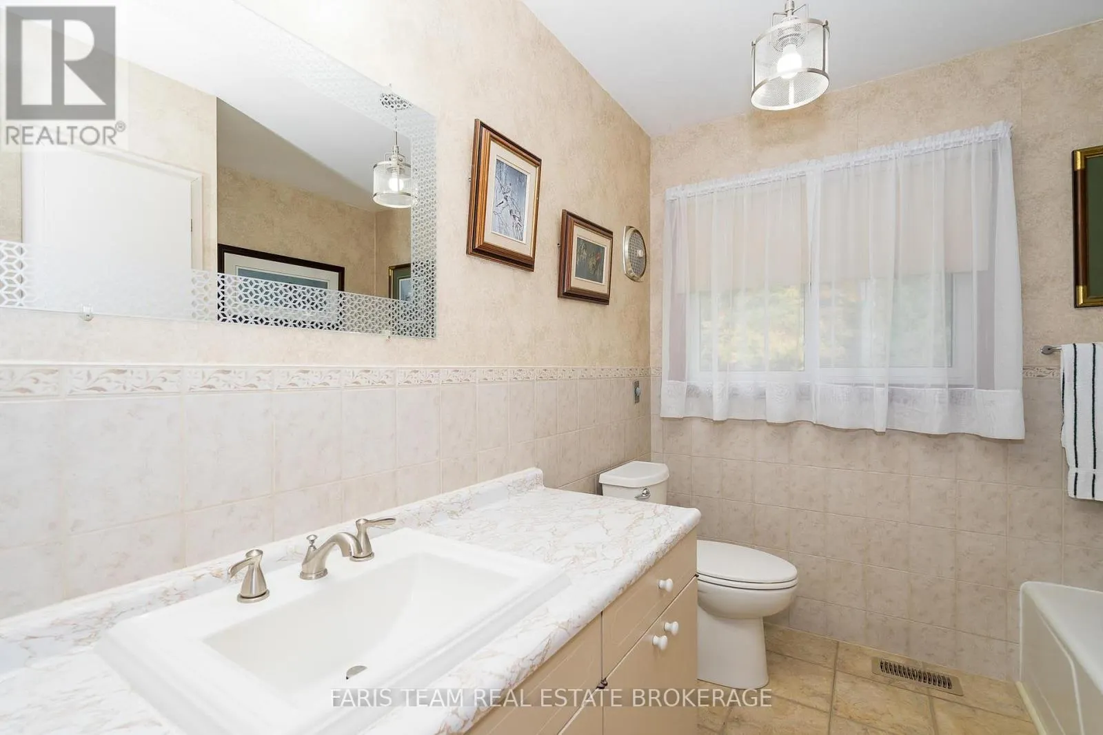 2826 HORSESHOE VALLEY ROAD W