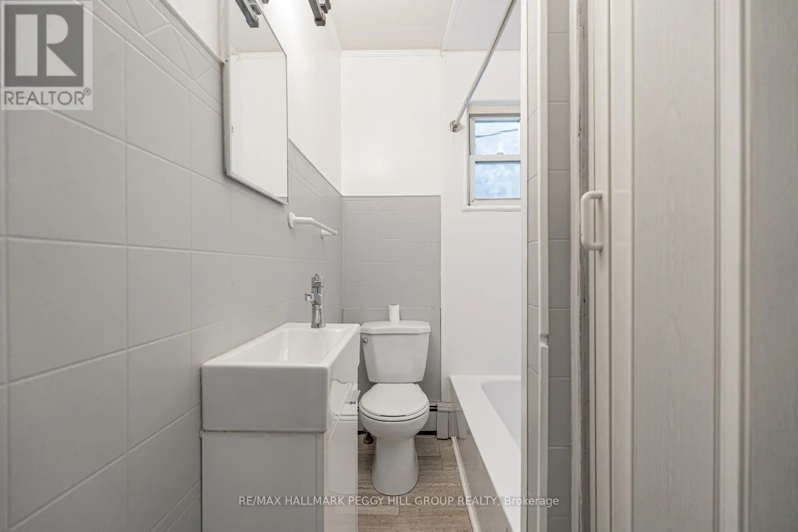 30 QUEEN STREET W
