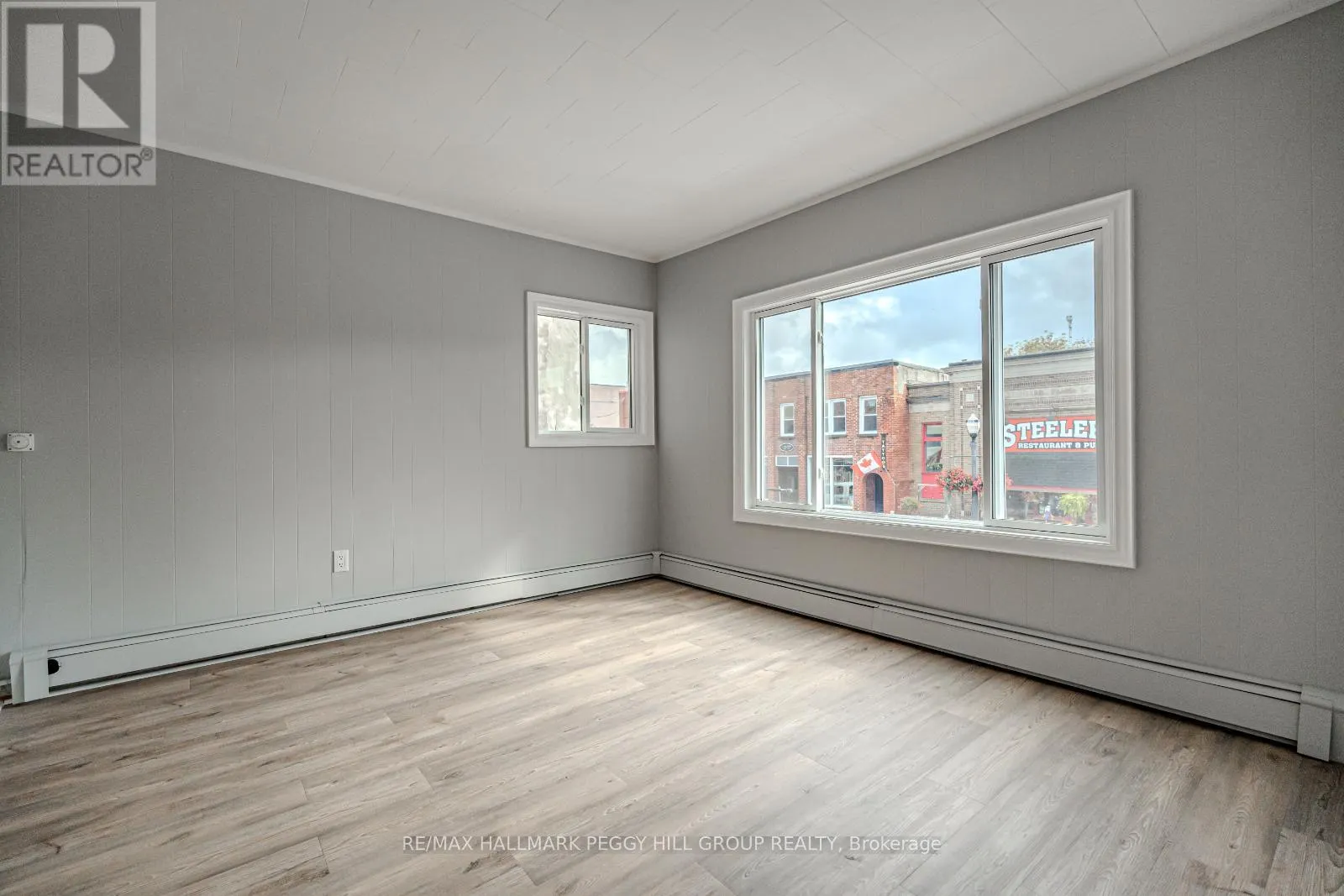 30 QUEEN STREET W