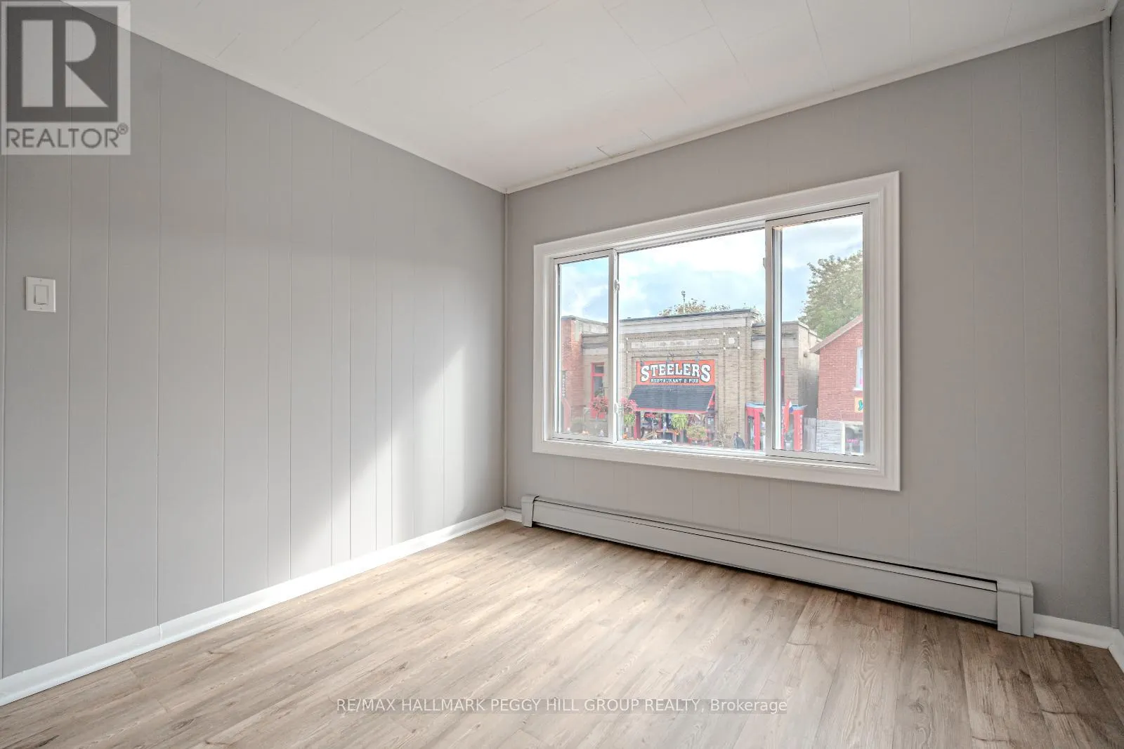 30 QUEEN STREET W