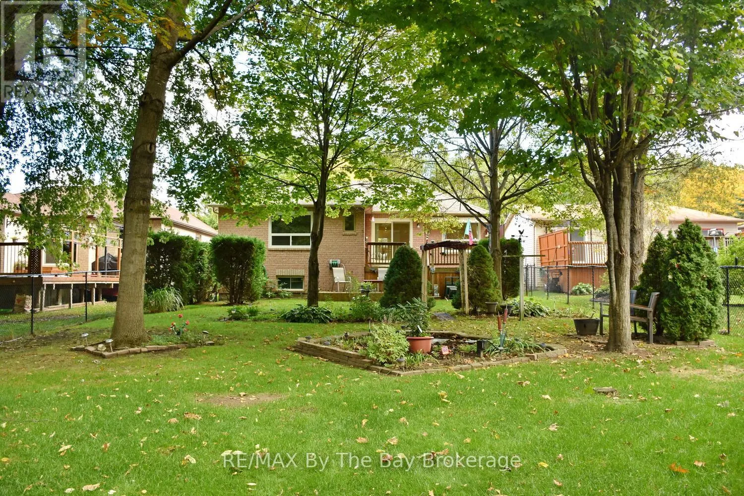 38 TIMBERLAND CRESCENT
