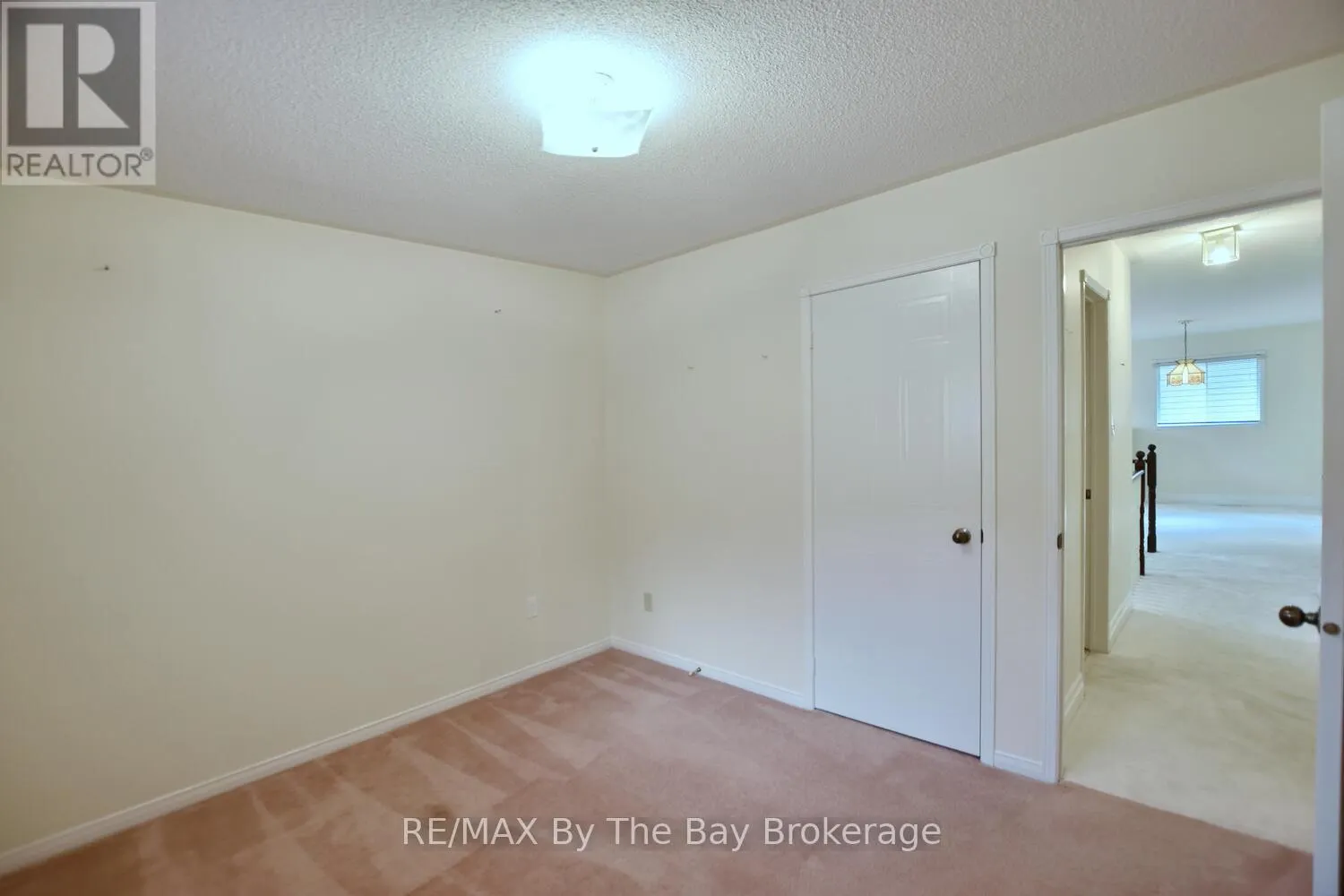 38 TIMBERLAND CRESCENT