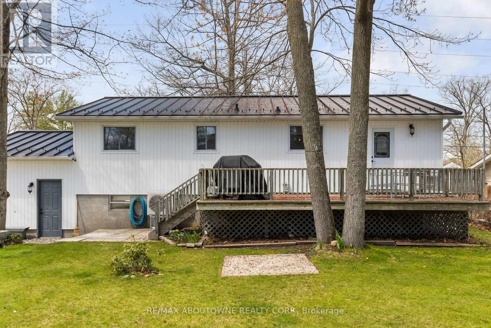 1877 RIVER ROAD W