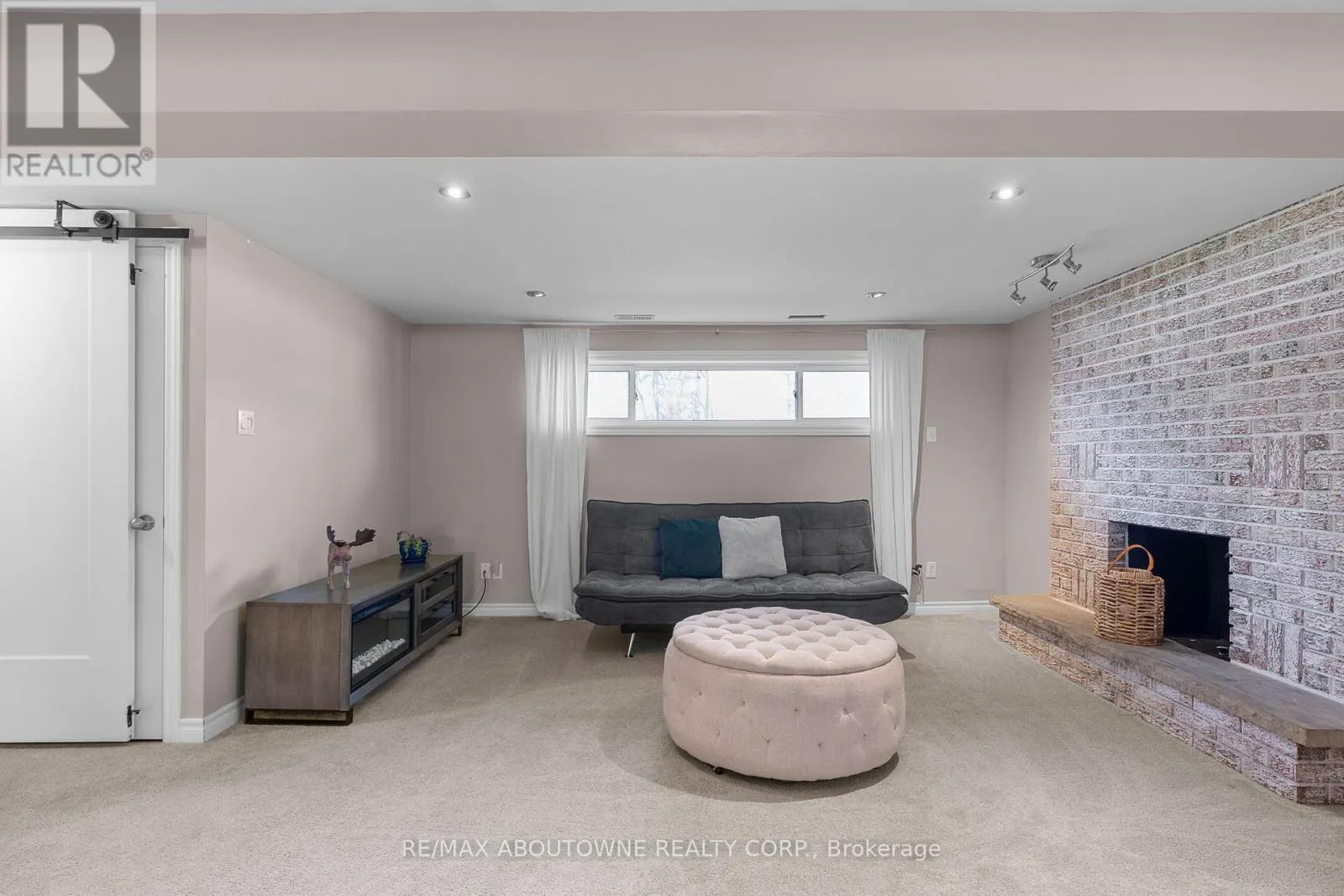1877 RIVER ROAD W