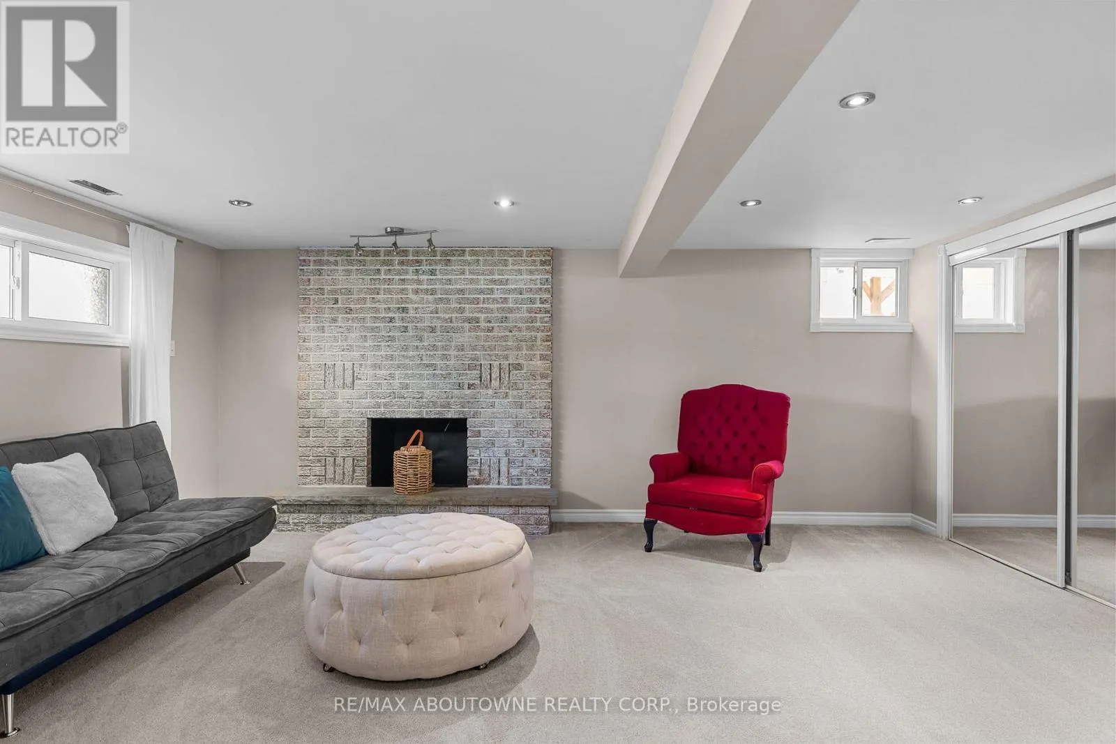 1877 RIVER ROAD W