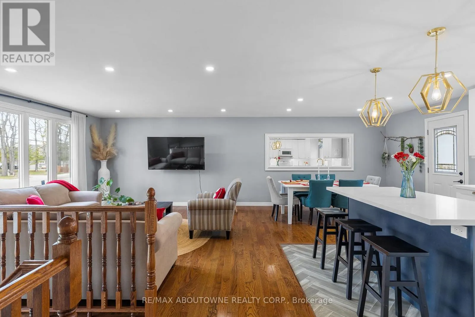1877 RIVER ROAD W