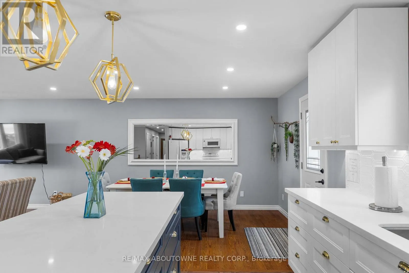 1877 RIVER ROAD W