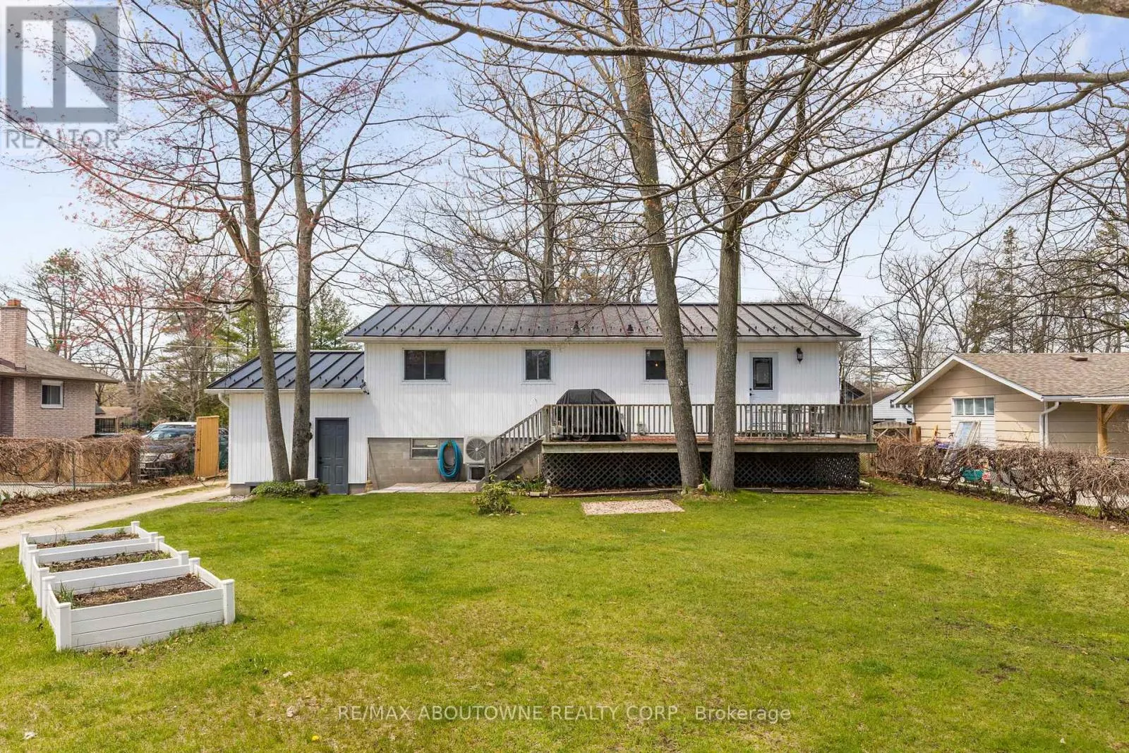 1877 RIVER ROAD W