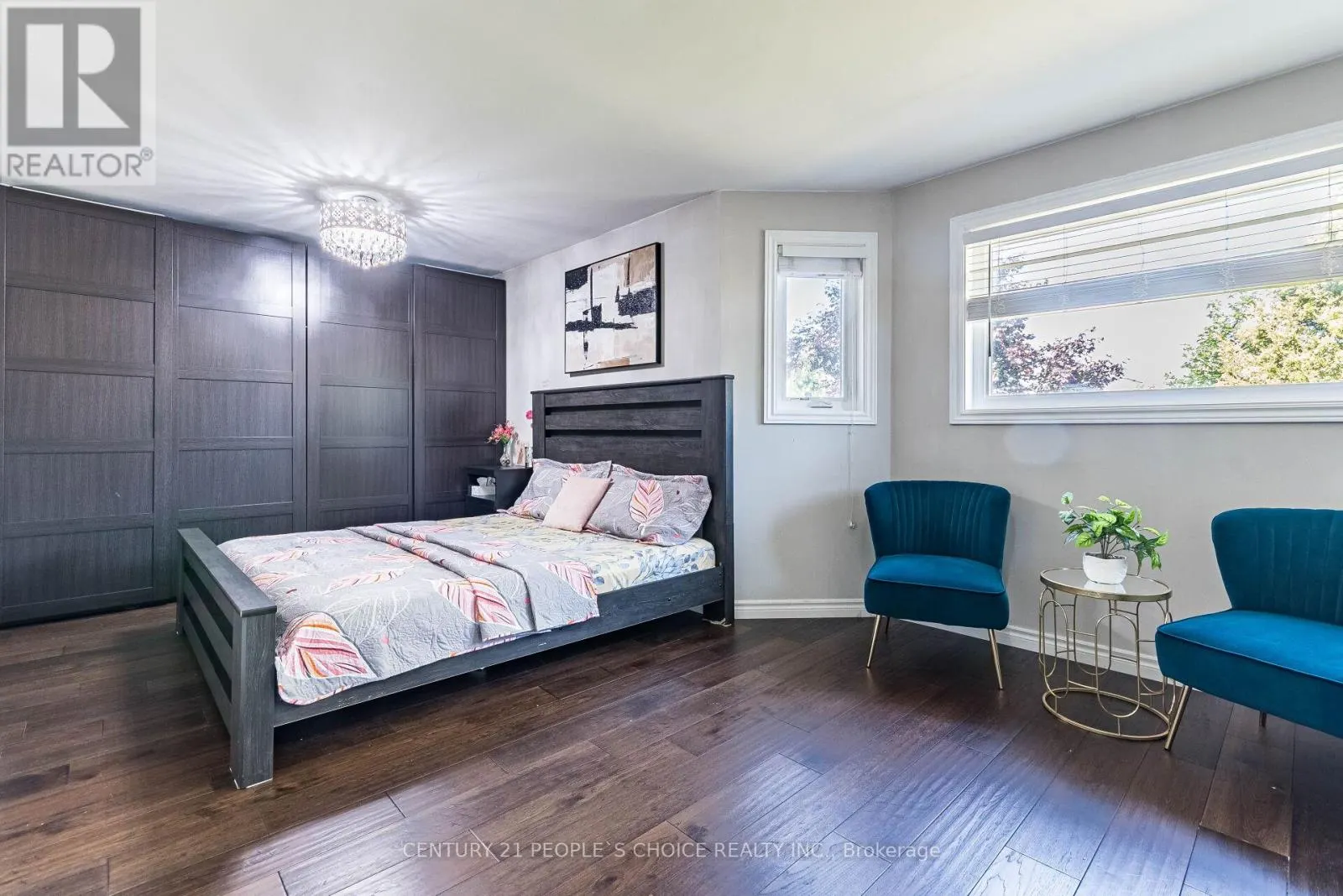 414 CUNDLES ROAD W