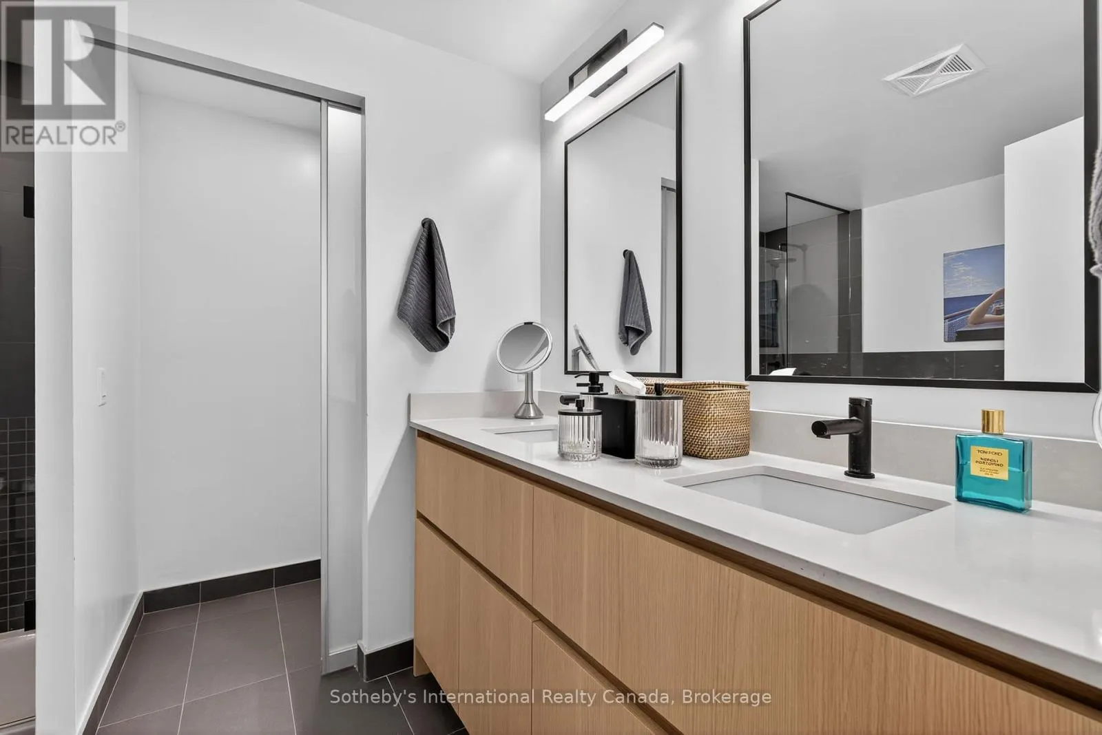 224 - 31 HURON STREET, #224