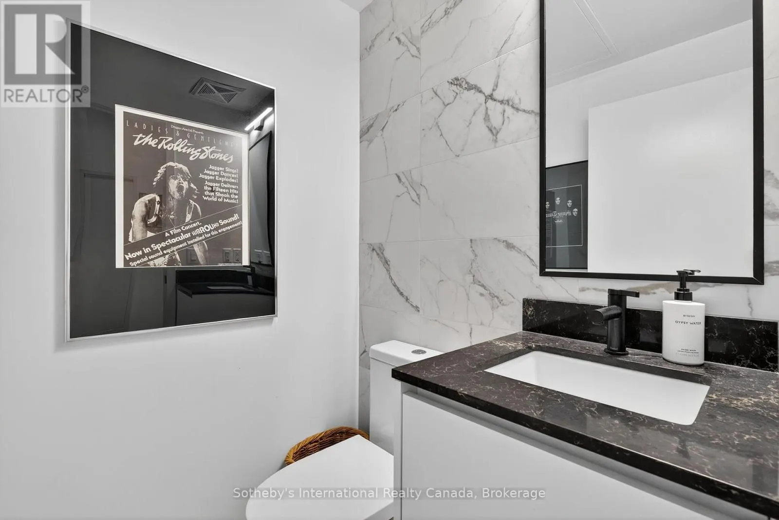 224 - 31 HURON STREET, #224