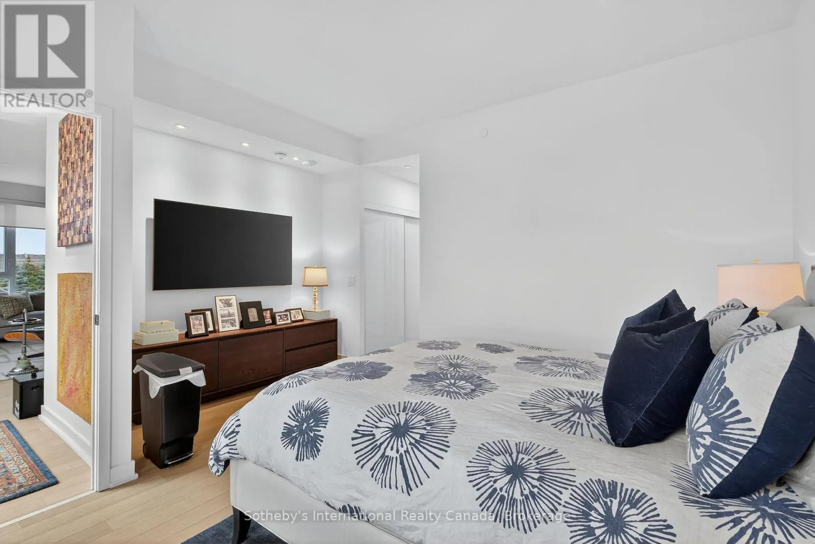 224 - 31 HURON STREET, #224