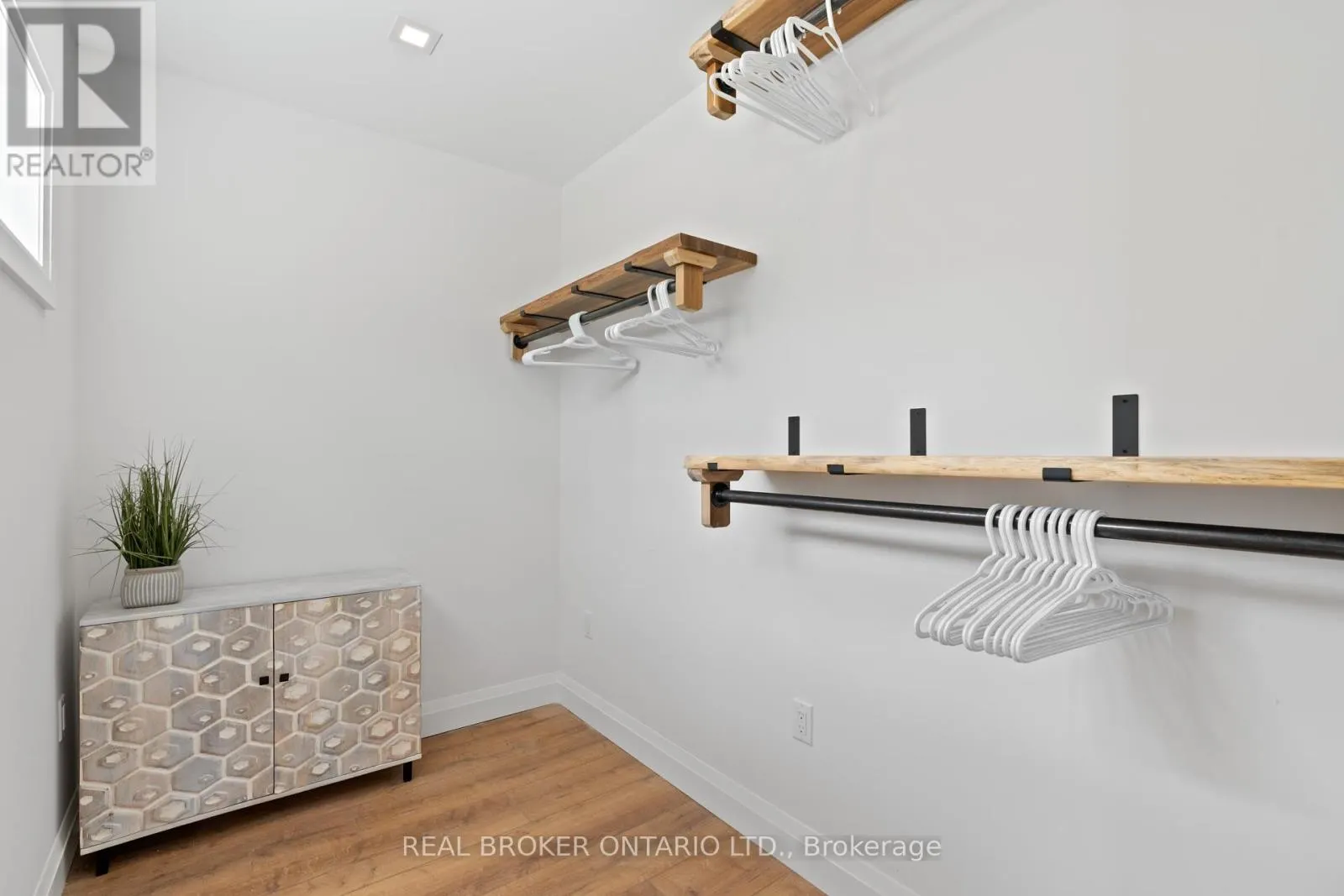 31 HEMLOCK AVENUE