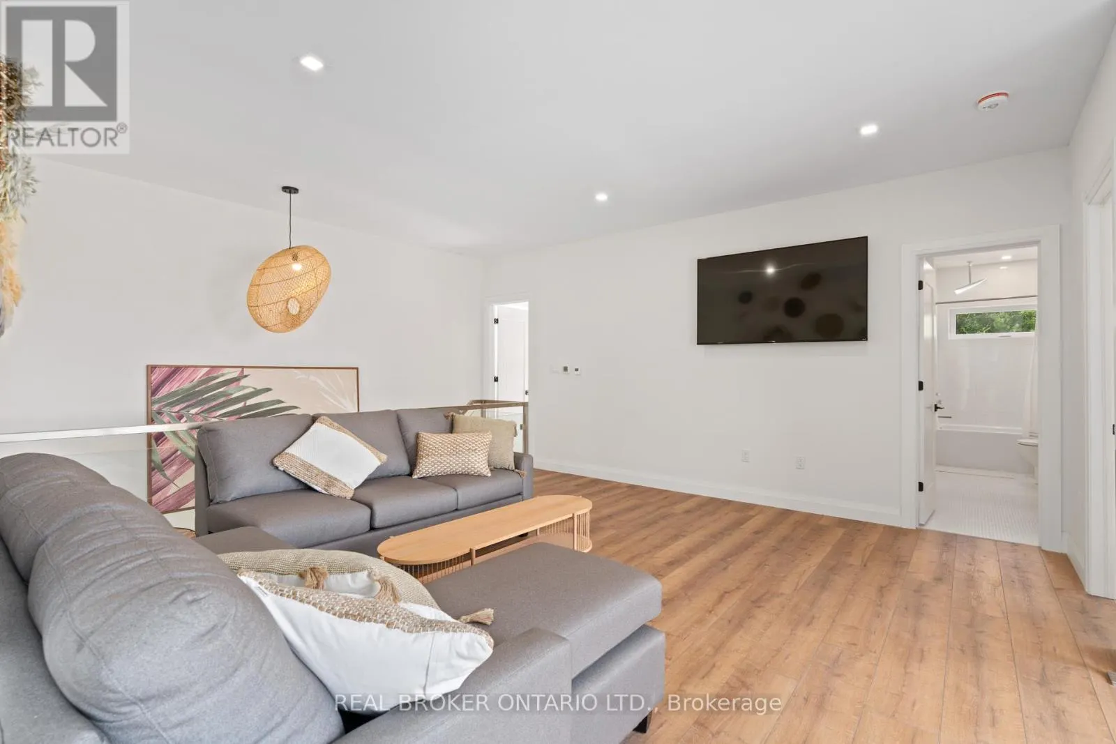 31 HEMLOCK AVENUE