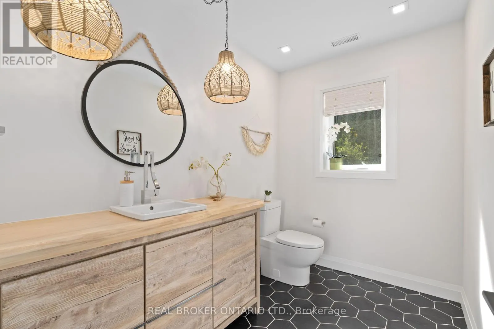 31 HEMLOCK AVENUE