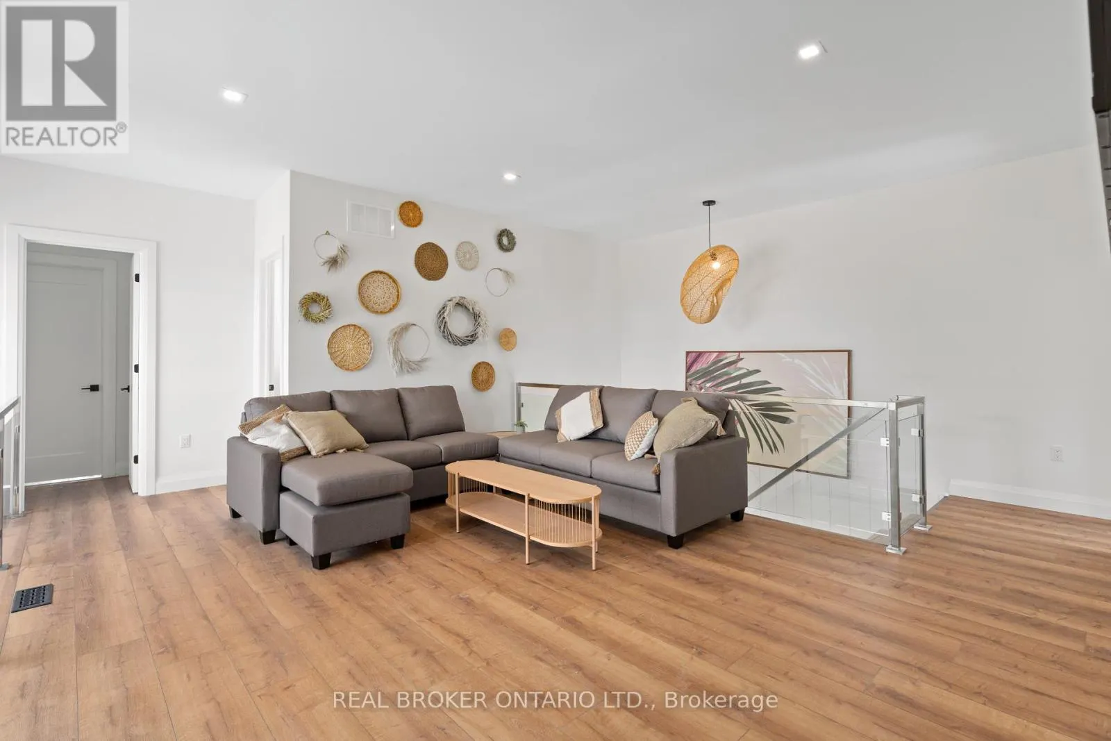 31 HEMLOCK AVENUE