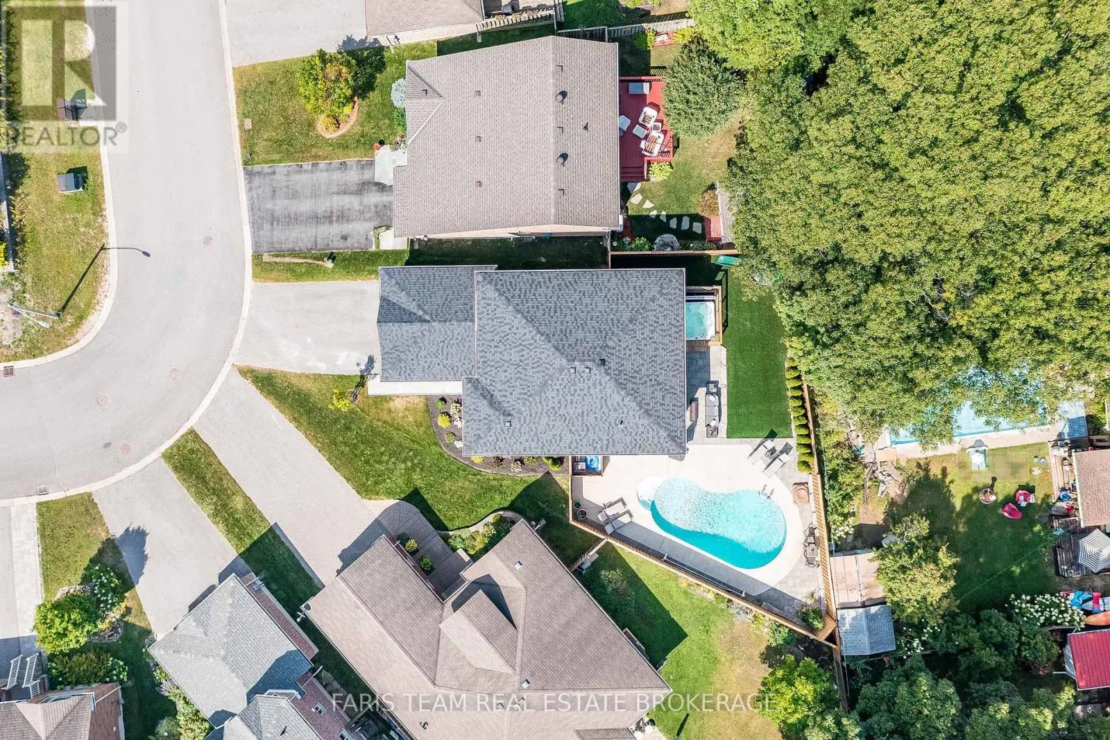 993 WHITNEY CRESCENT