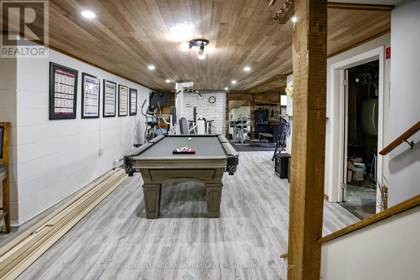 1185 ZOSCHKE DRIVE