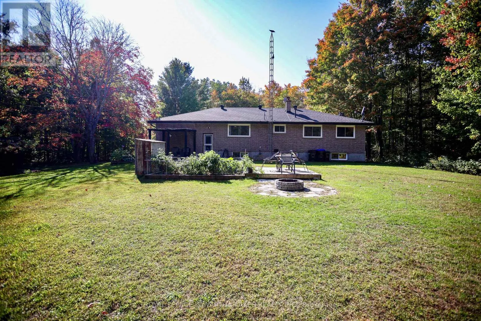 1185 ZOSCHKE DRIVE