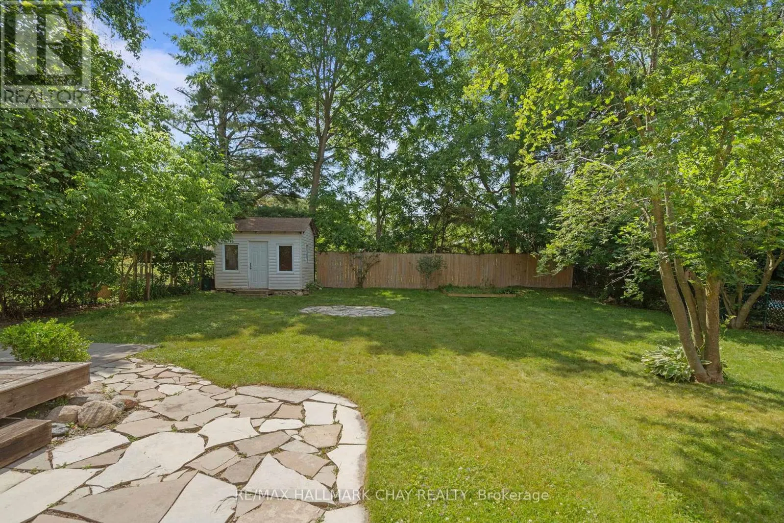 205 WELLINGTON STREET E