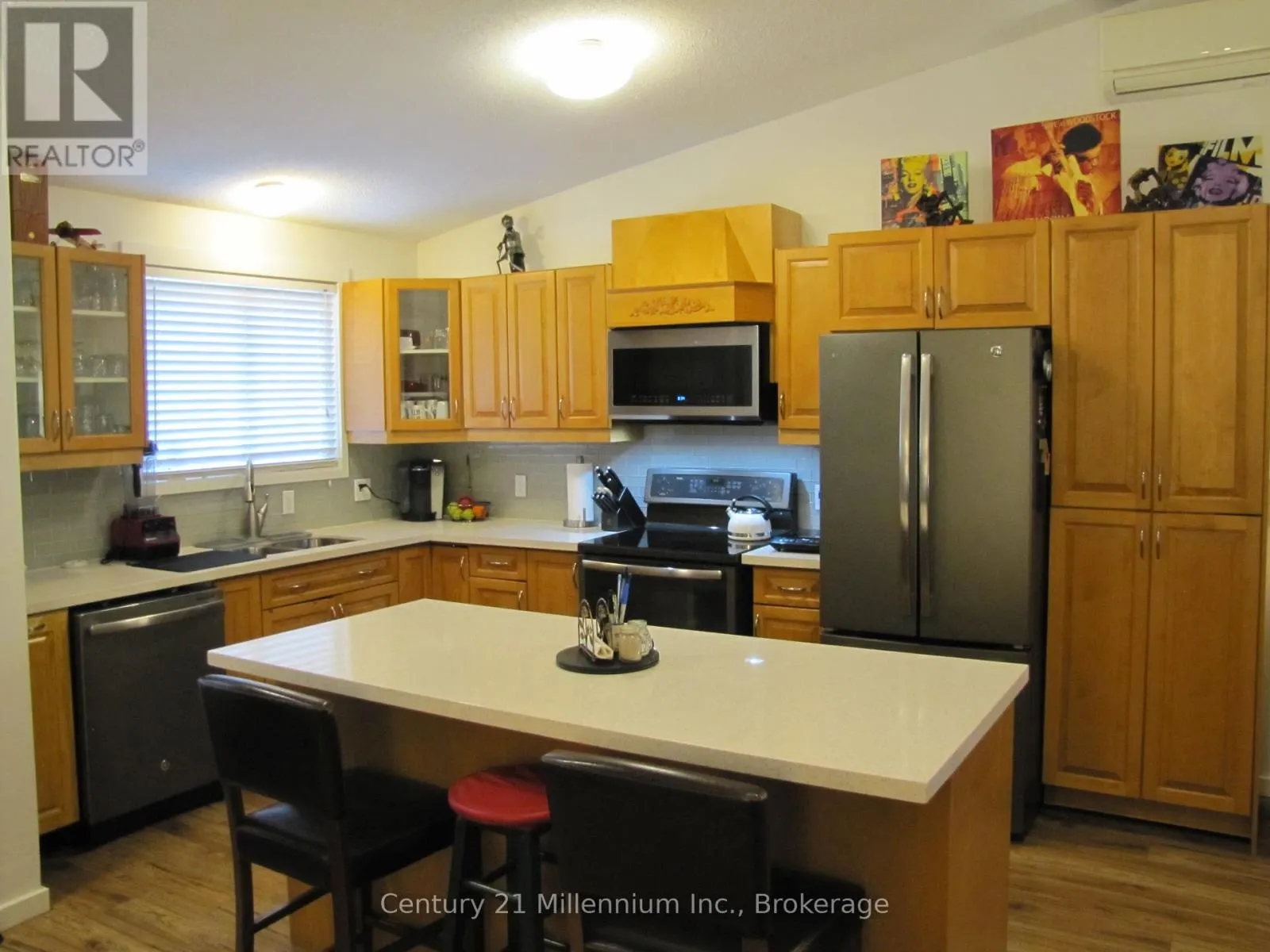 341 - 11 HARBOUR STREET W, #341