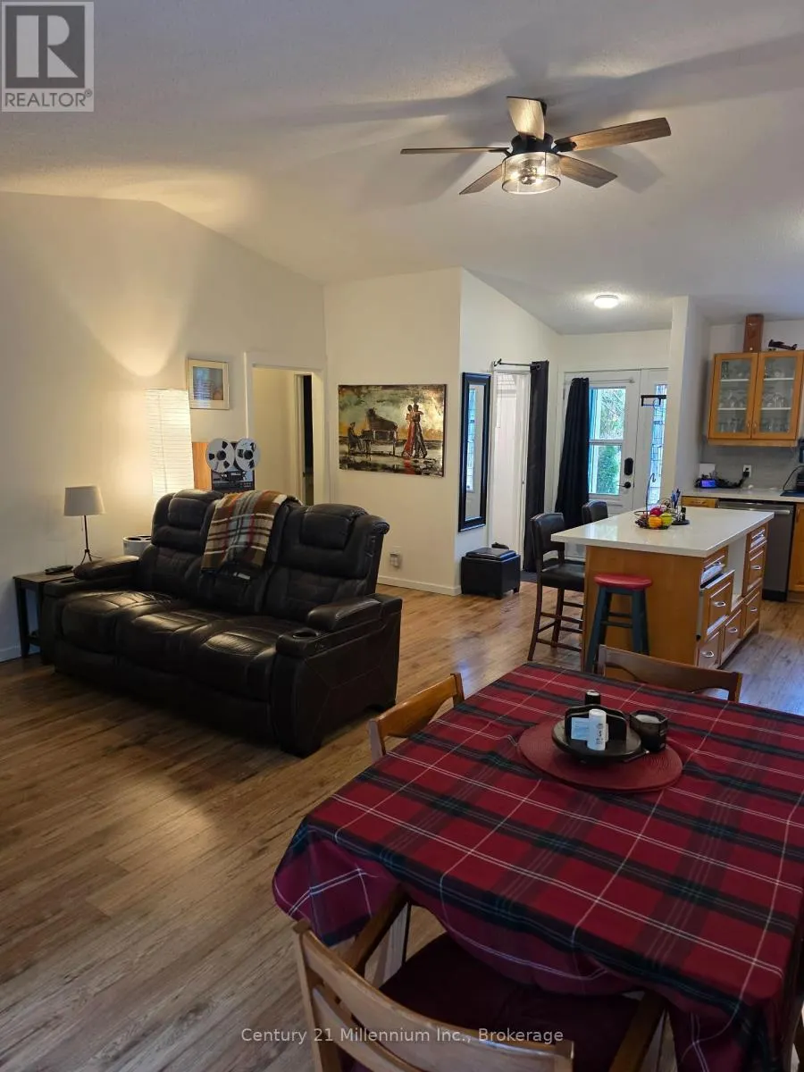 341 - 11 HARBOUR STREET W, #341