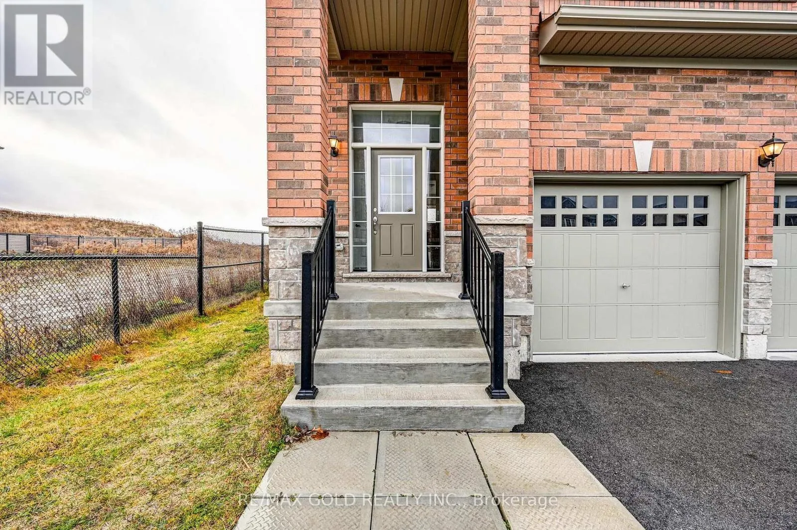 84 ATLANTIS DRIVE W