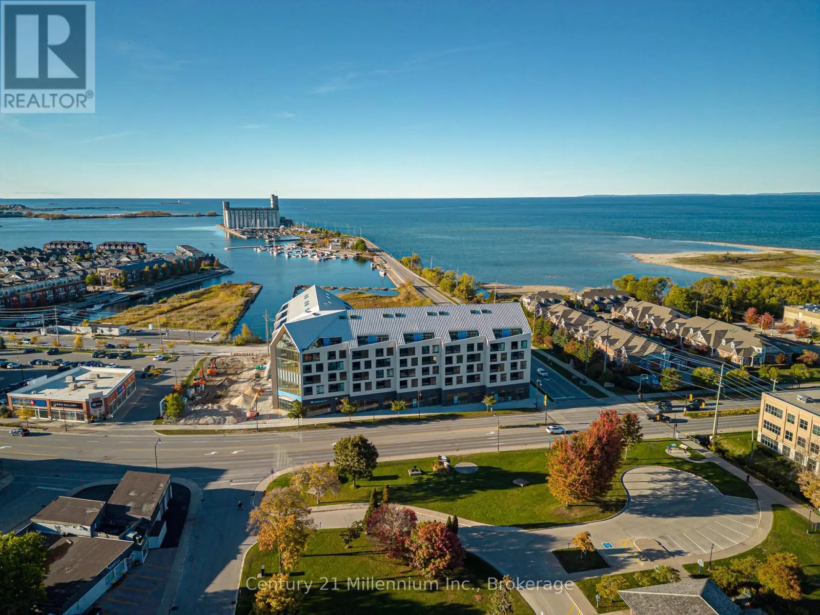 223 - 31 HURON STREET, #223