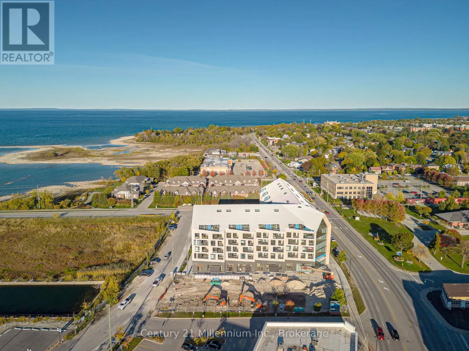 223 - 31 HURON STREET, #223