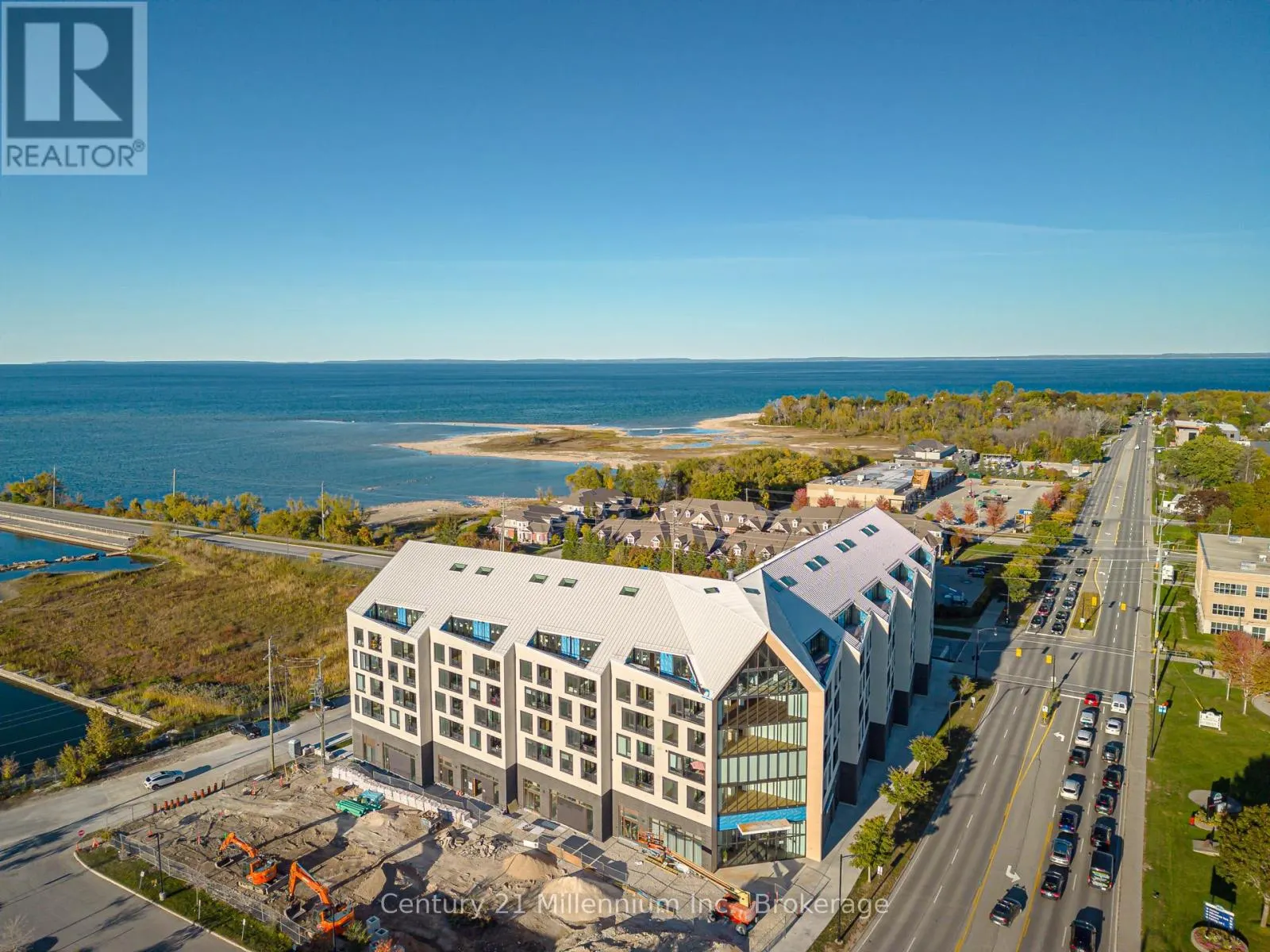 223 - 31 HURON STREET, #223