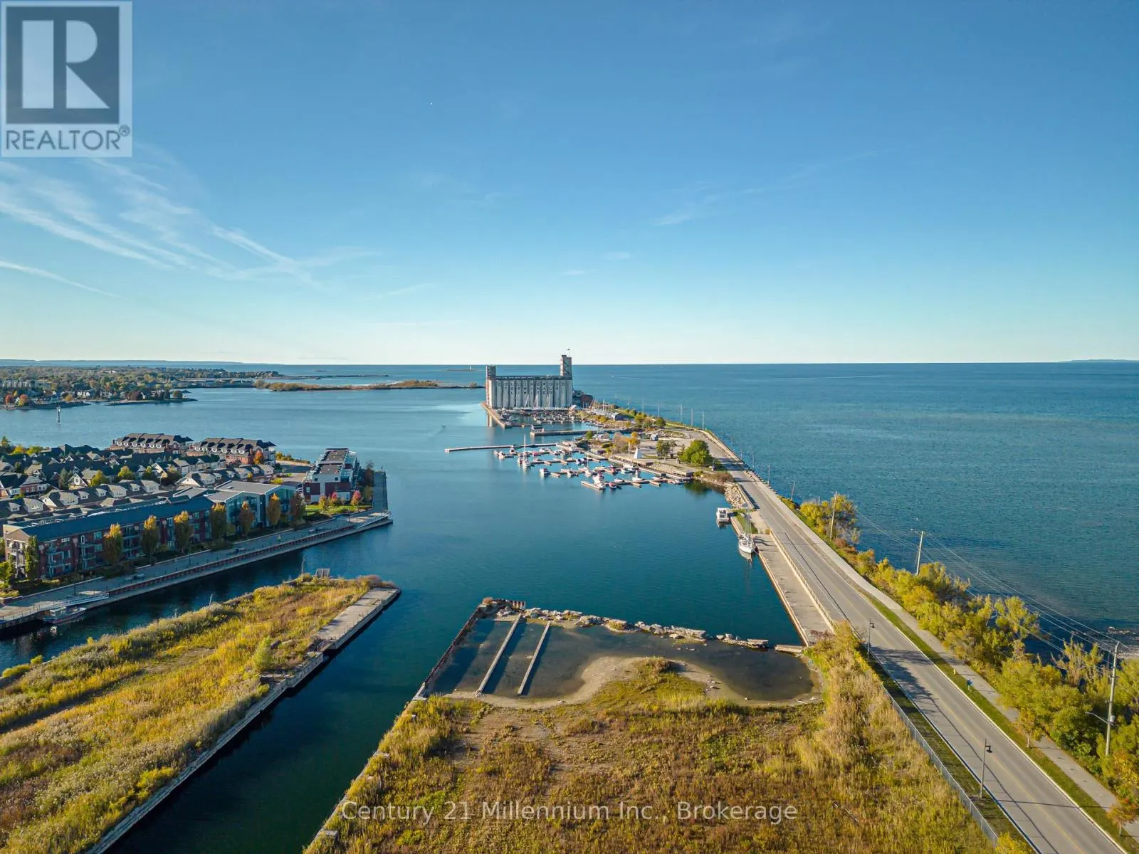 223 - 31 HURON STREET, #223