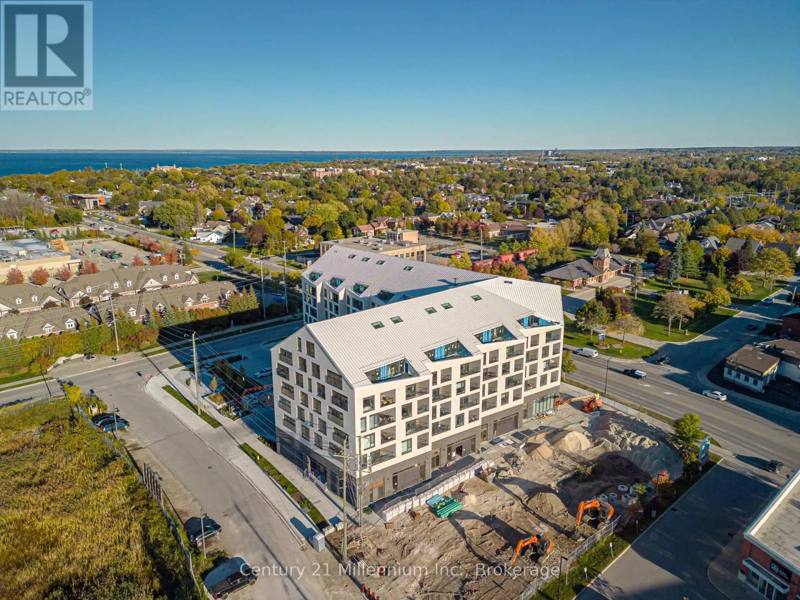 223 - 31 HURON STREET, #223