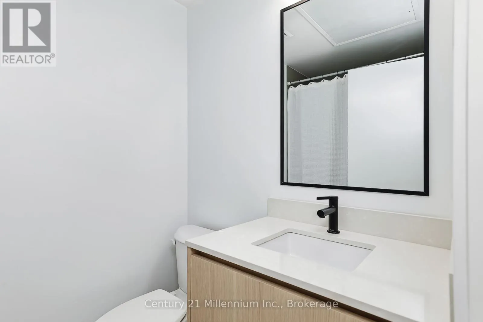 223 - 31 HURON STREET, #223