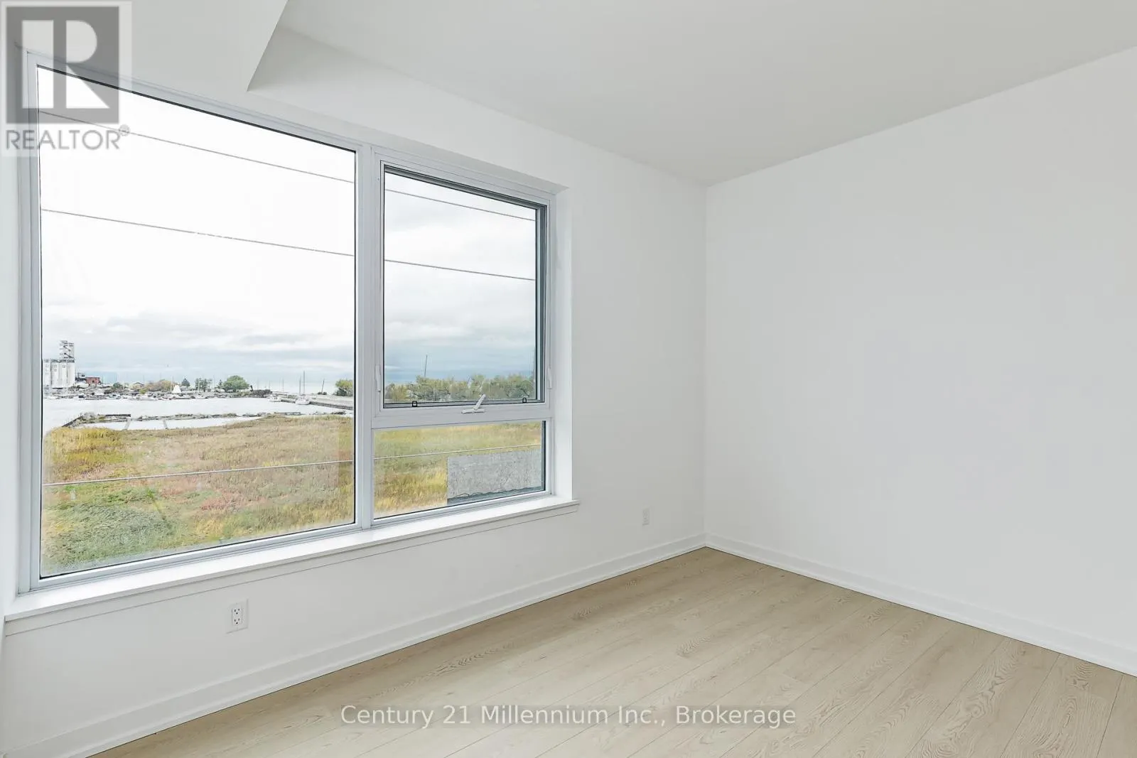 223 - 31 HURON STREET, #223