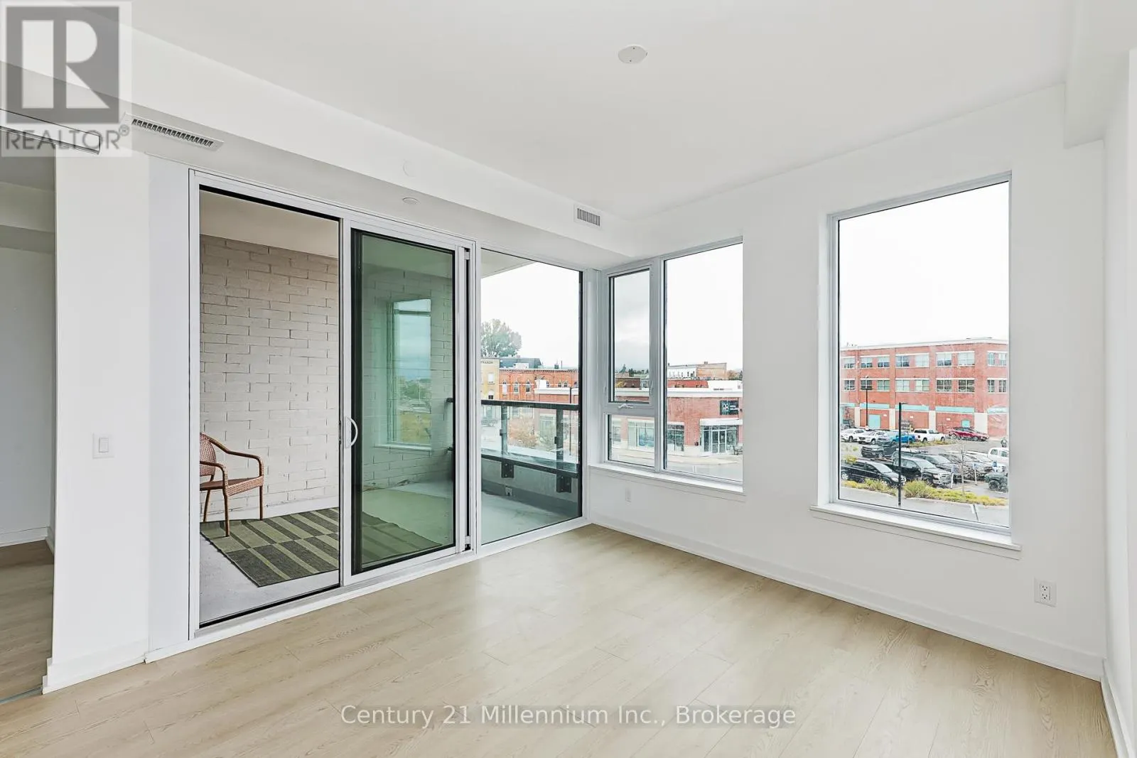 223 - 31 HURON STREET, #223
