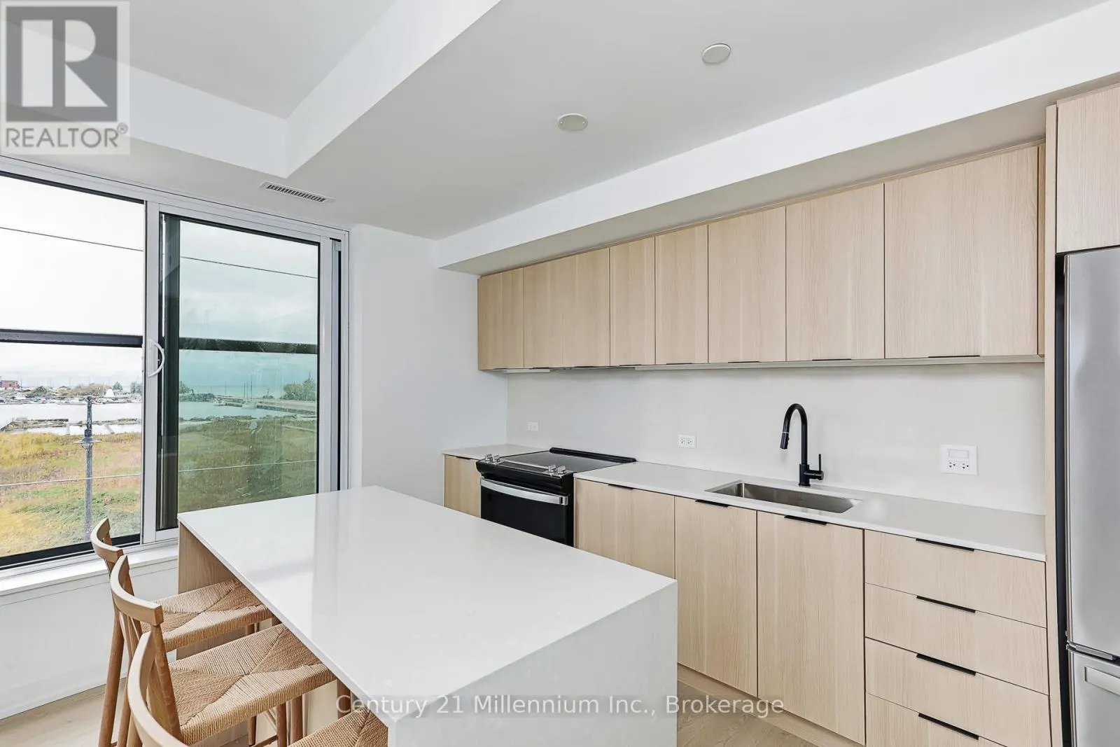 223 - 31 HURON STREET, #223