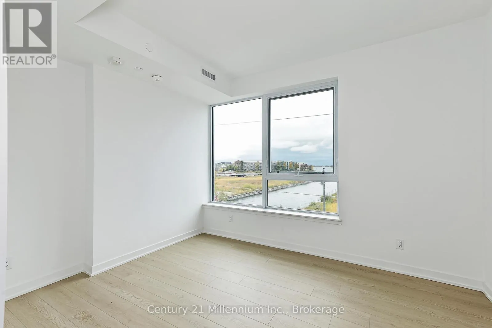 223 - 31 HURON STREET, #223