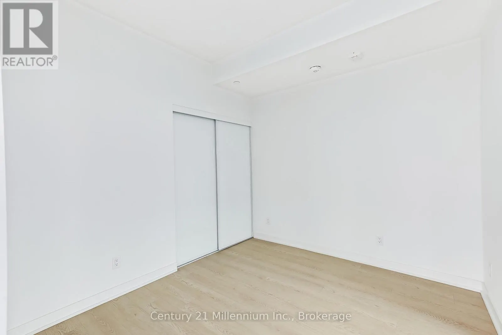 223 - 31 HURON STREET, #223
