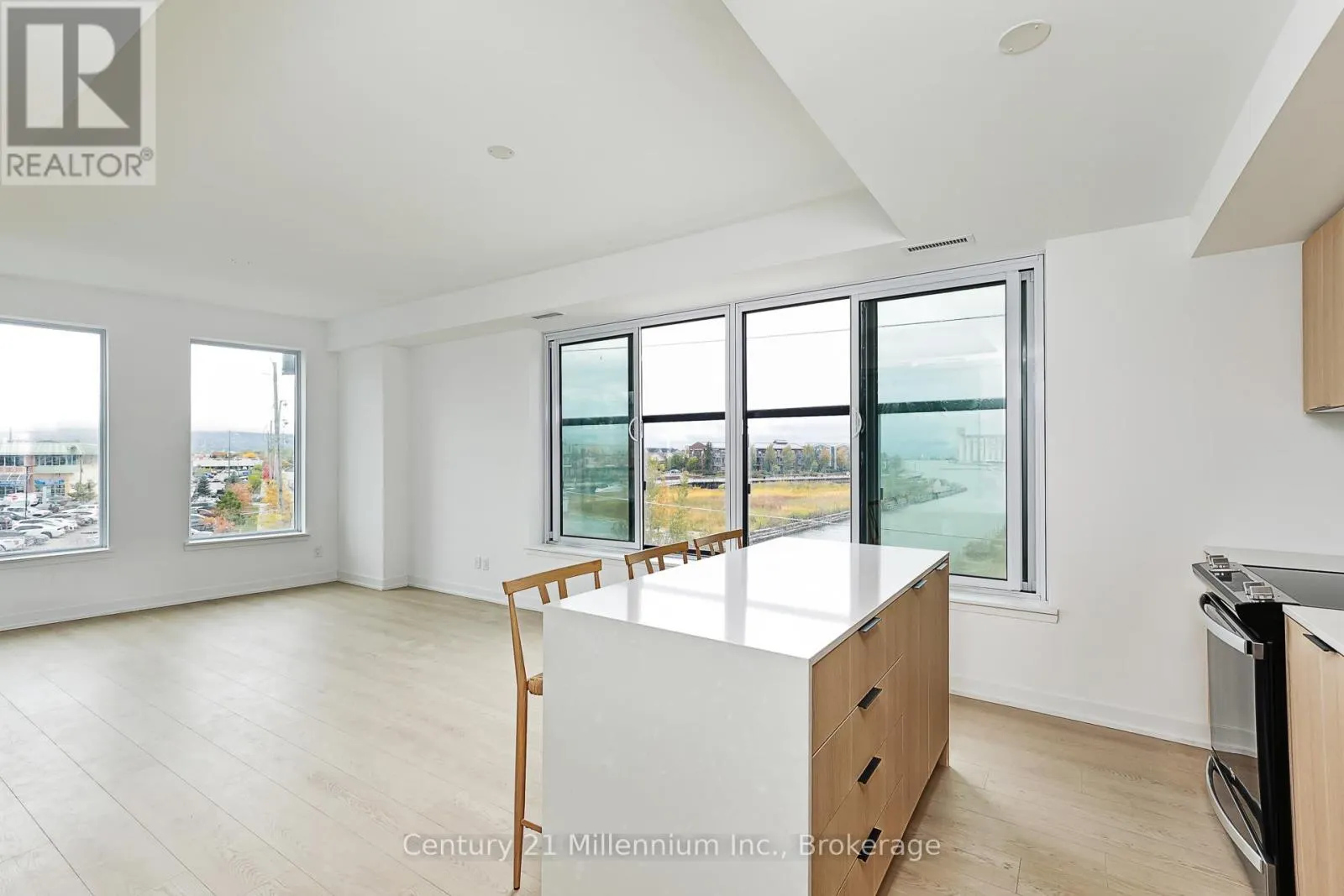 223 - 31 HURON STREET, #223