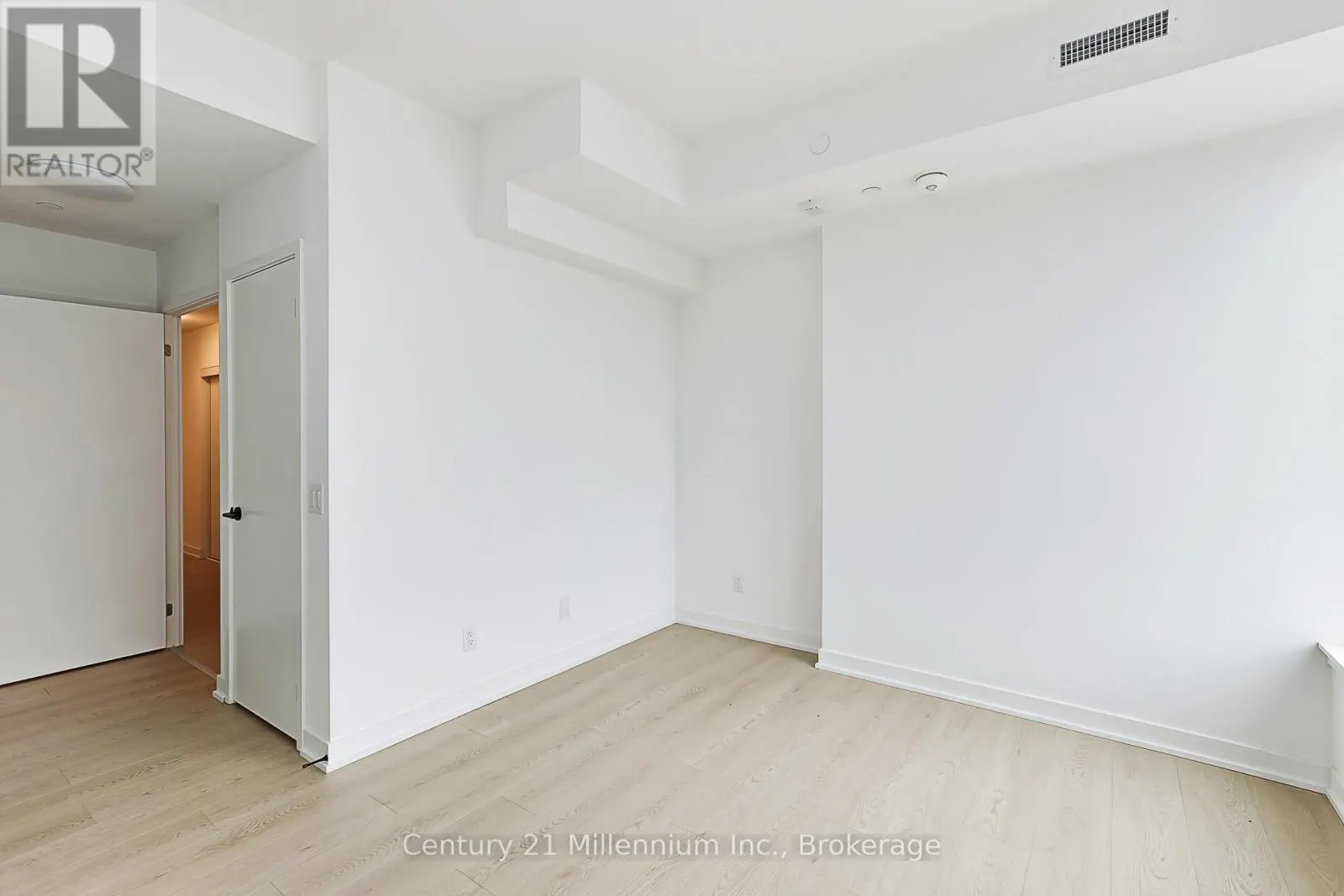 223 - 31 HURON STREET, #223