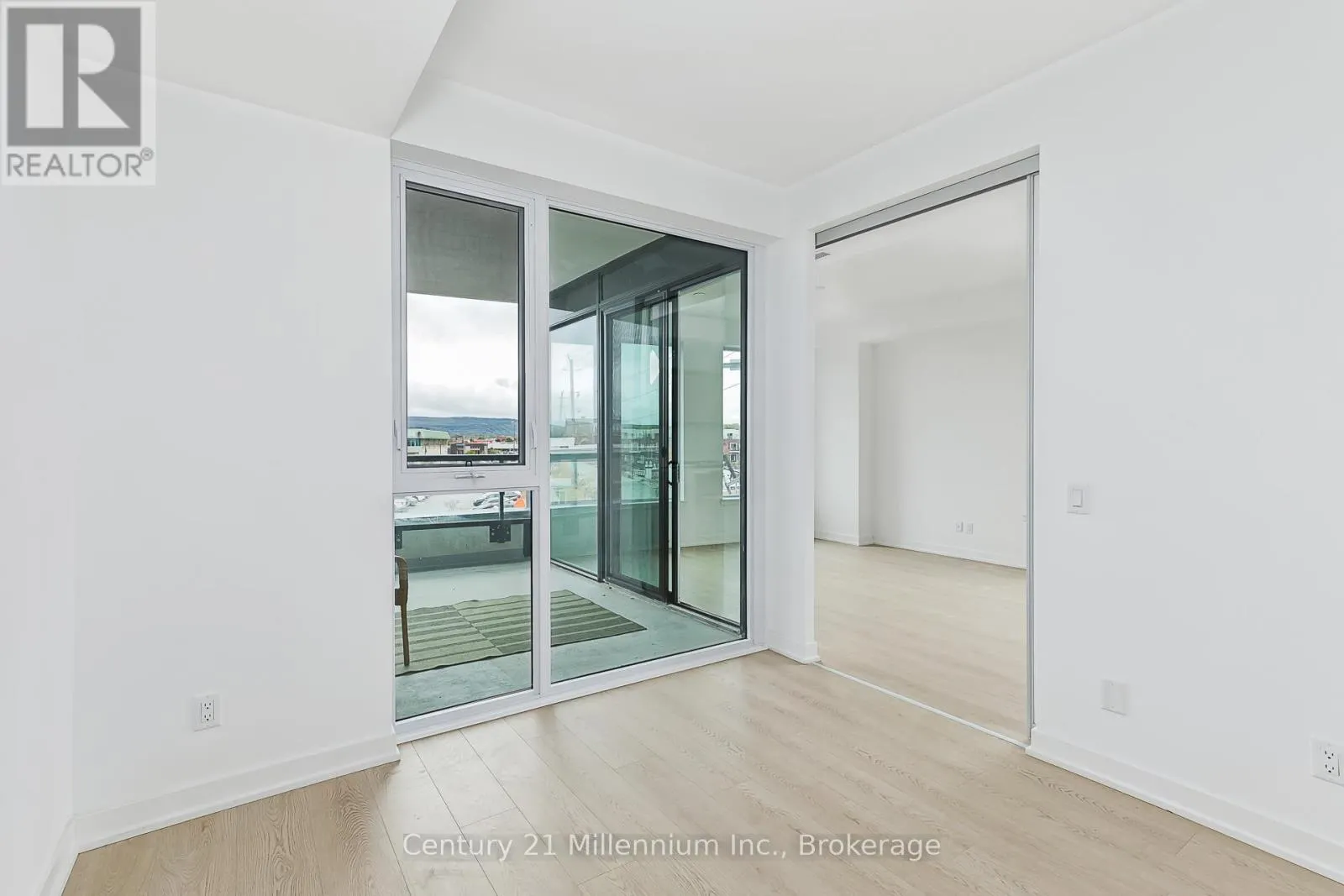 223 - 31 HURON STREET, #223